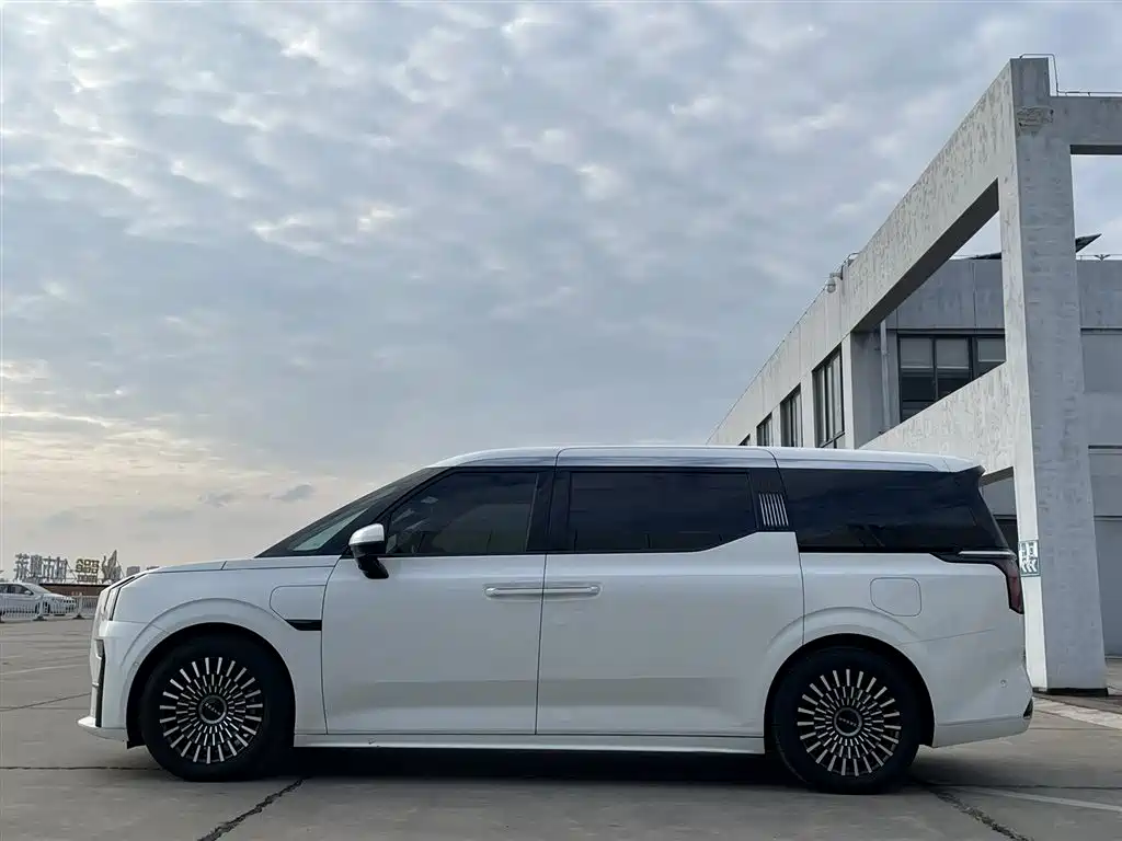 ZEEKR EXTREME KRYPTON 009