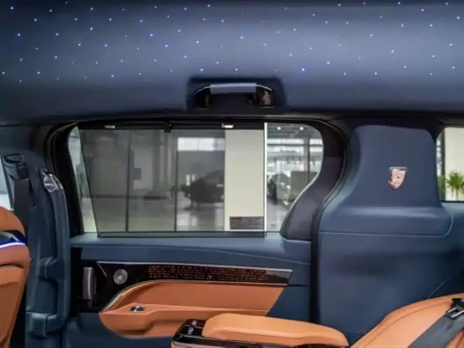 Toyota Granvia 2024 2.5L Hybrid Comfort фото 25