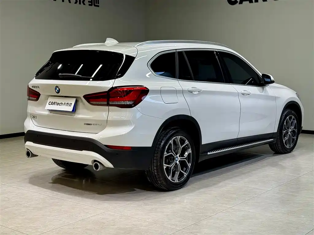 BMW X1 2022 sDrive25Li Leading фото 4