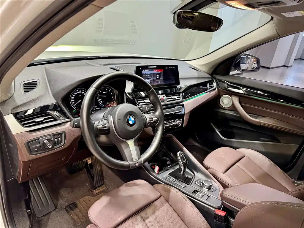BMW X1 2022 sDrive25Li Leading фото 28