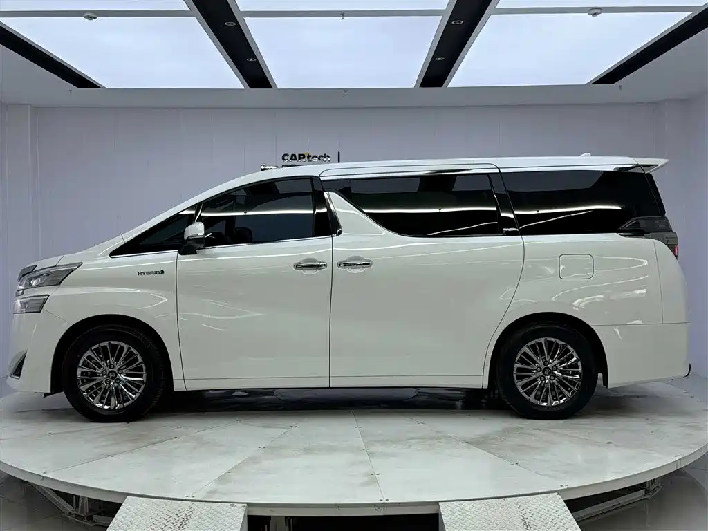 Toyota Vellfire 2021 Crown Hybrid 2.5L HV Premium Edition фото 7