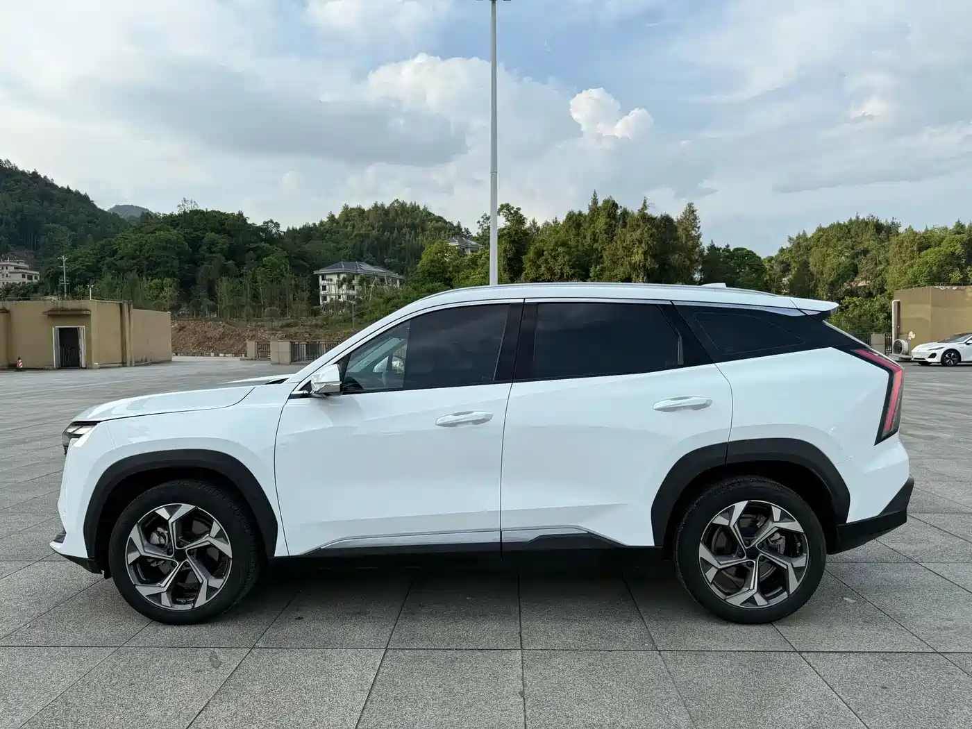 GEELY AUTOMOBILE BOYUE L