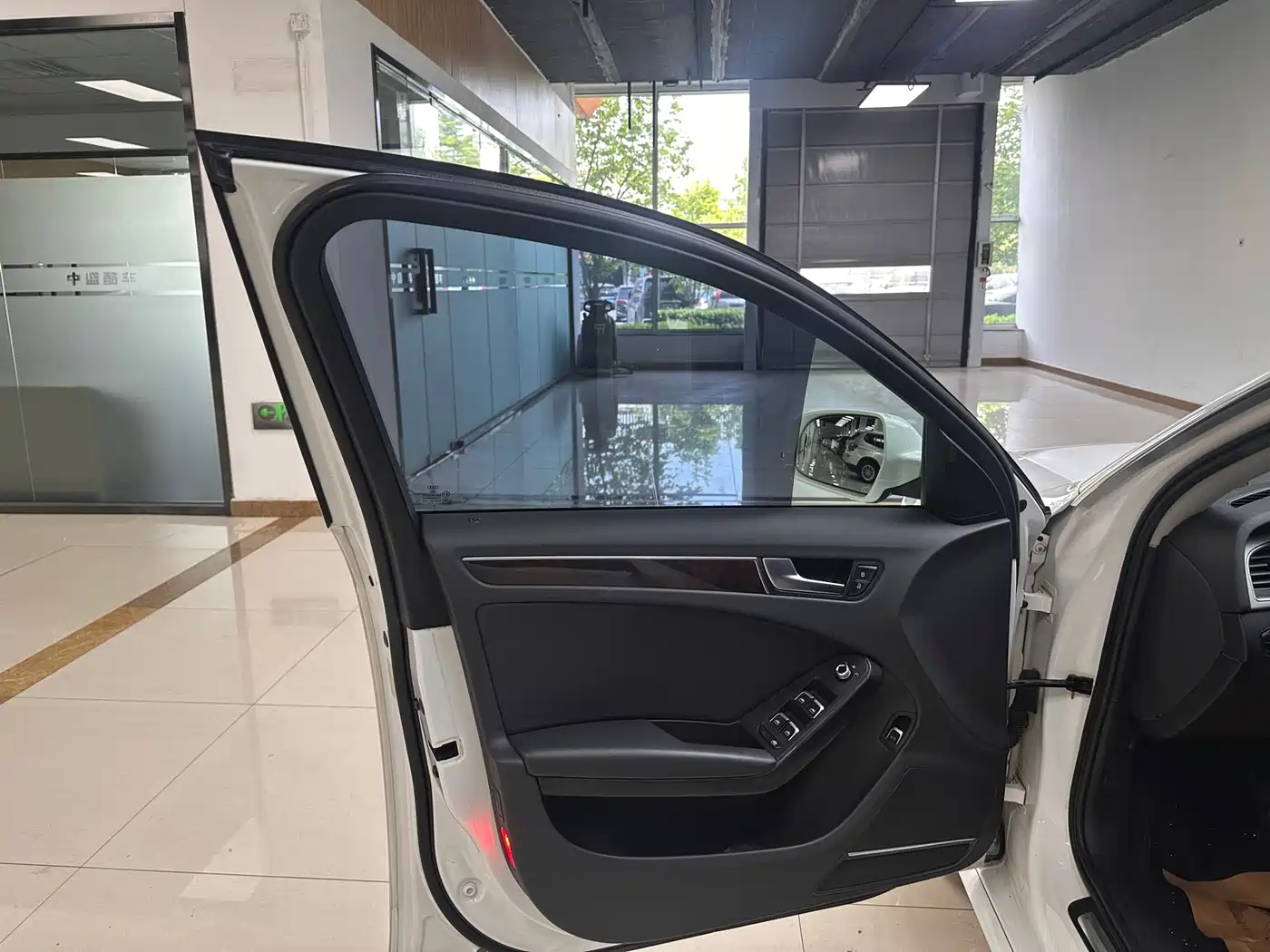 Audi A4L 2013 35 TFSI Automatic Comfort фото 9