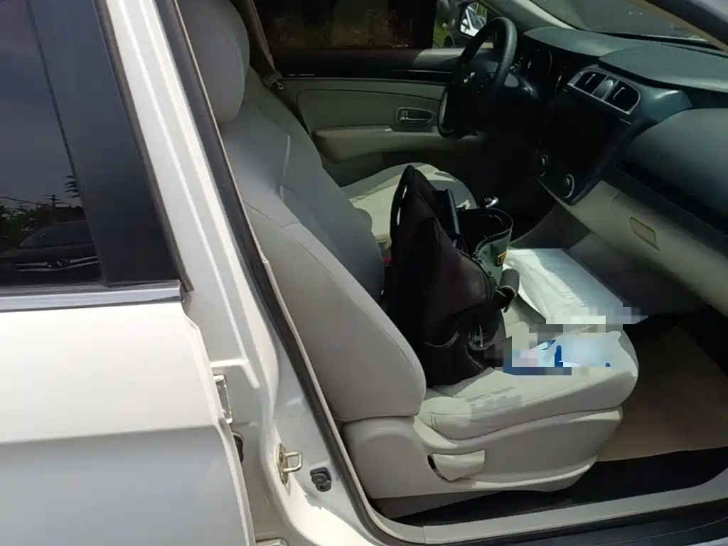 Dongfeng Aeolus Dongfeng Fengshen A60 2019 2016 1.5L Manual Premium