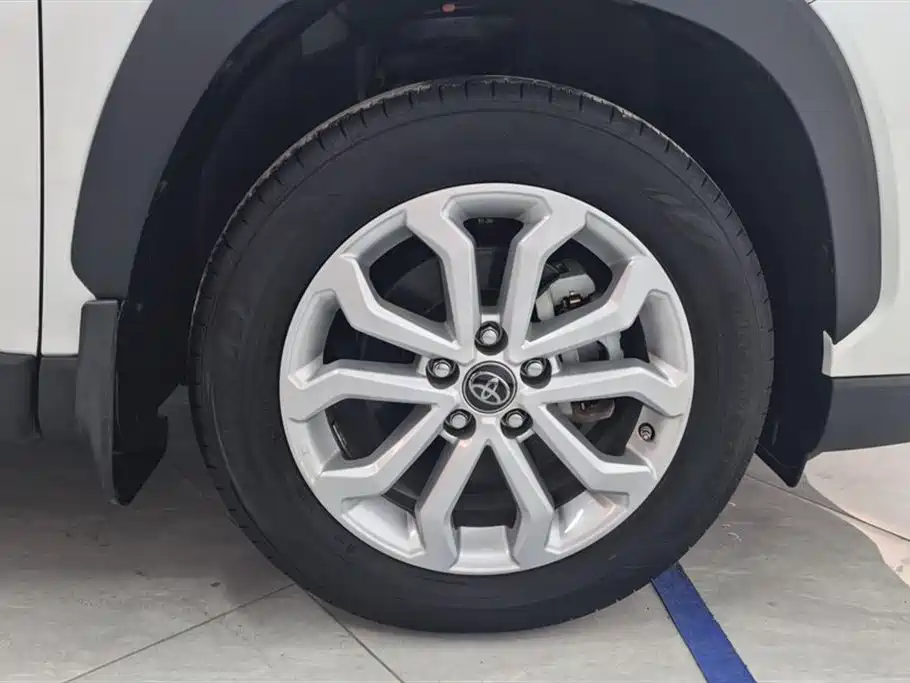 Toyota Frontlander 2022 2.0L CVT Leading Edition фото 6