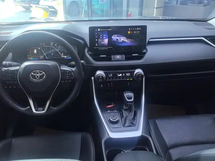 Toyota Wildlander 2023 Hybrid 2.5L E-CVT AWD Premium Edition фото 12