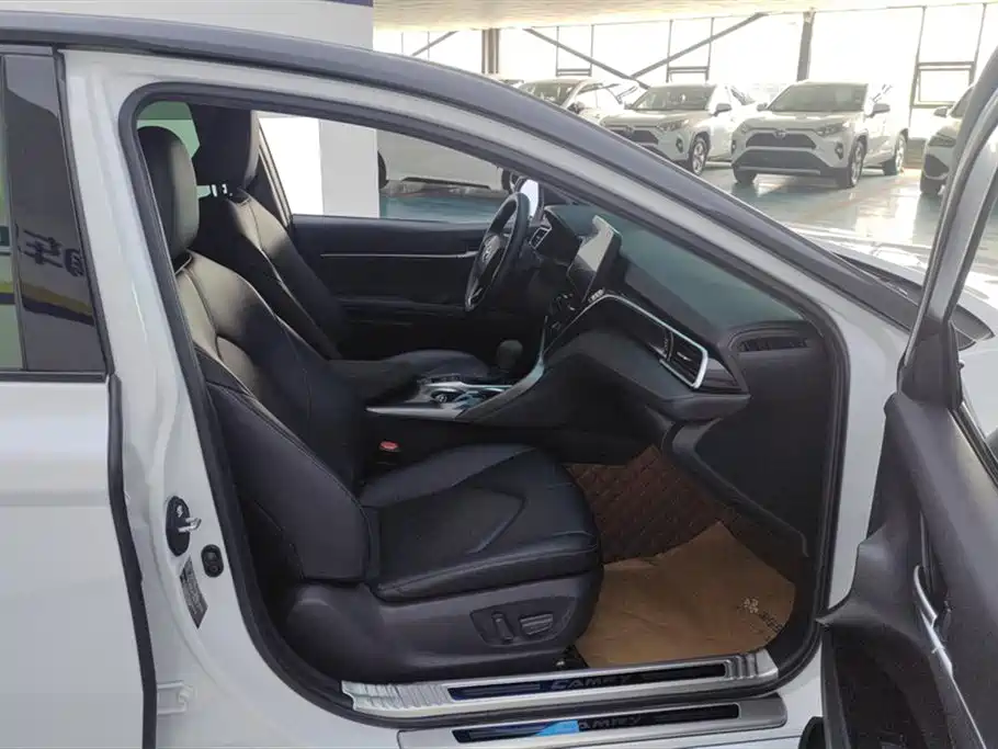 Toyota Camry 2021 2.5S Feng Shang Edition фото 8