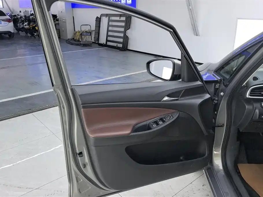 Buick GL6 2019 Model 18T 6-Seater Connected Luxury Version China V фото 7