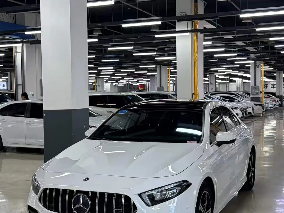 Mercedes-Benz Mercedes-Benz A-Class 2023 A 200 L Dynamic