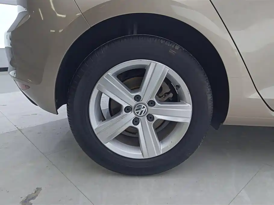 Volkswagen Golf 2016 230TSI Automatic Comfort фото 6