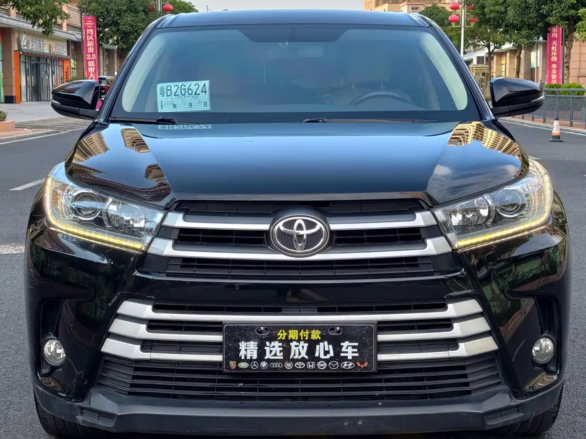 TOYOTA HIGHLANDER