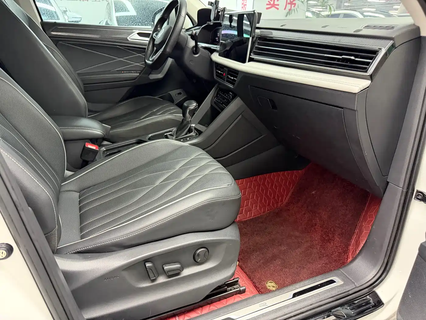 Volkswagen Tiguan L 2022 330TSI Auto 2WD R-Line Premium Edition фото 6