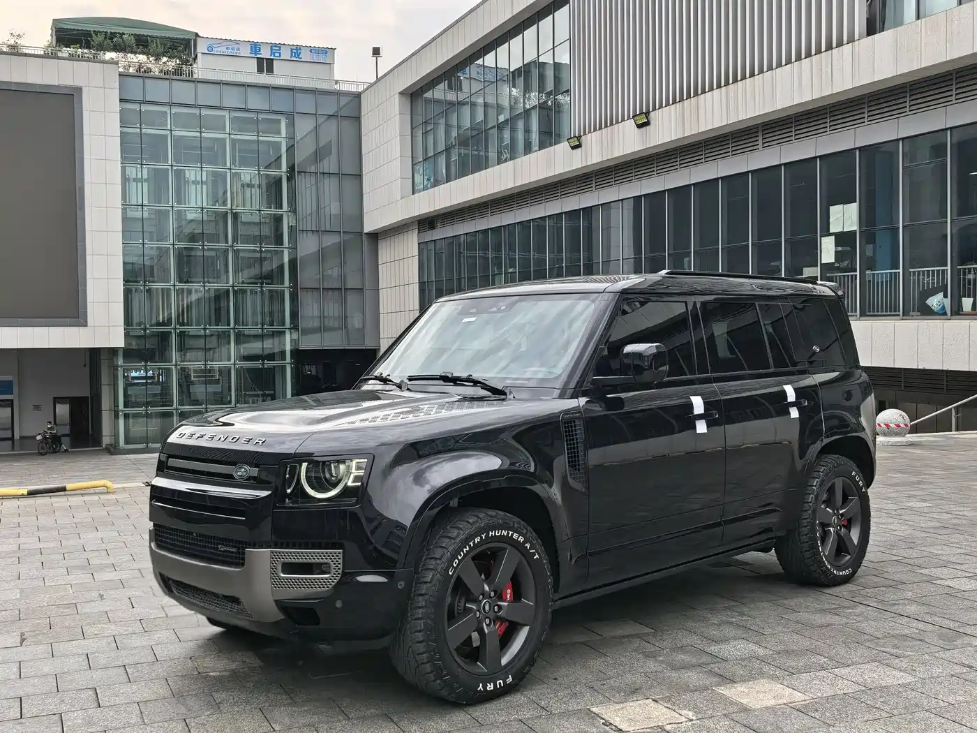 Land Rover Defender 2023 Model 110 3.0T P400 X-DYNAMIC HSE