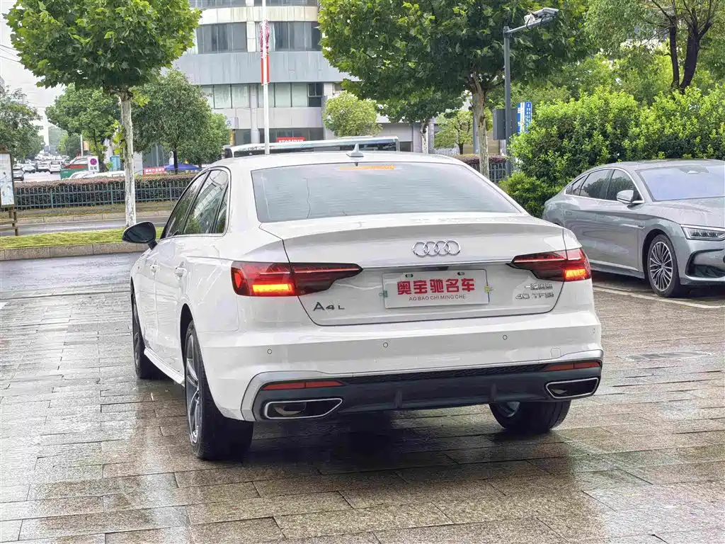 Audi A4L 2025 2025 2 Million Celebration Edition 40 TFSI Fashion Dynamic