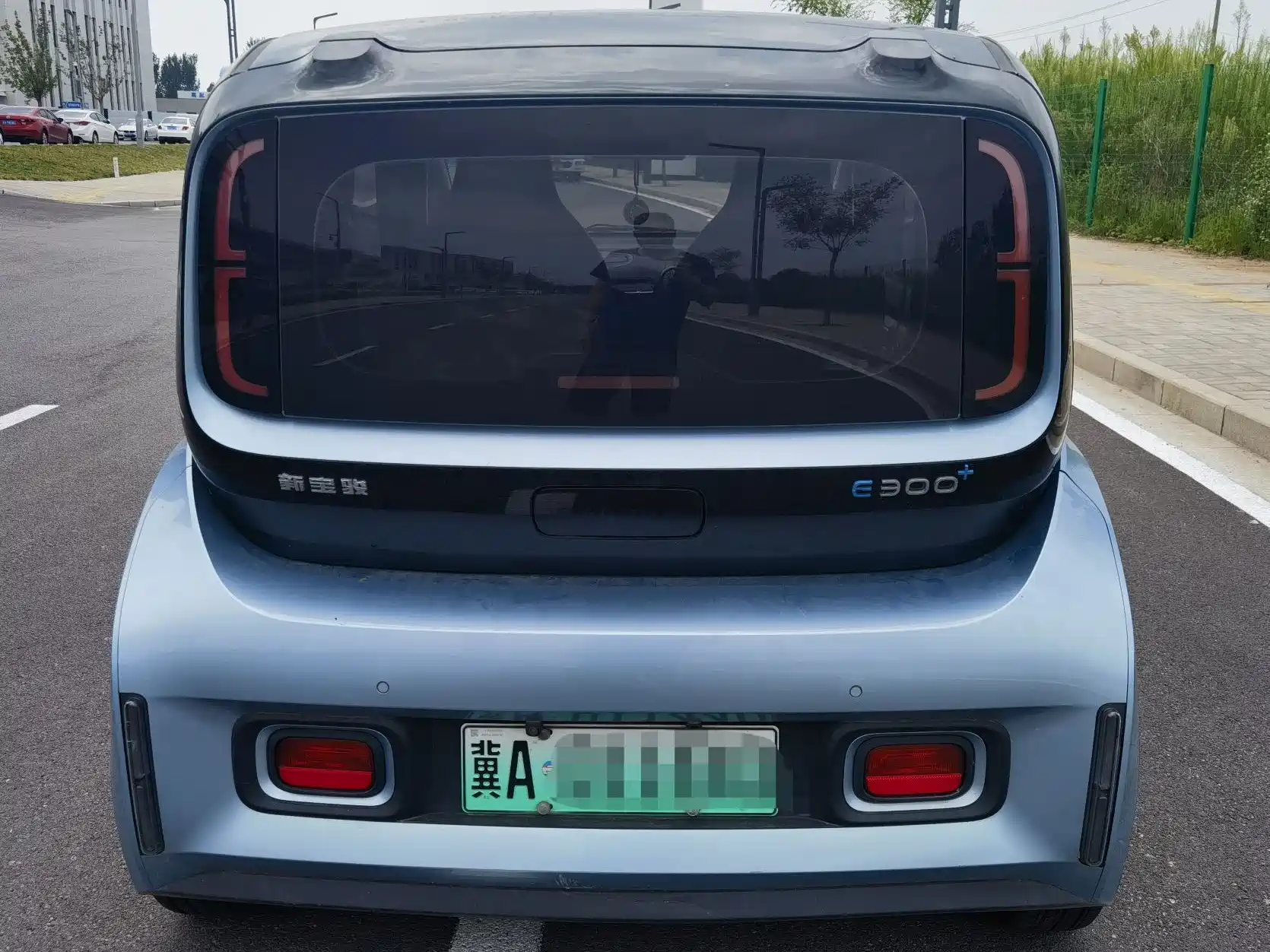 Фото 10 - Baojun E300