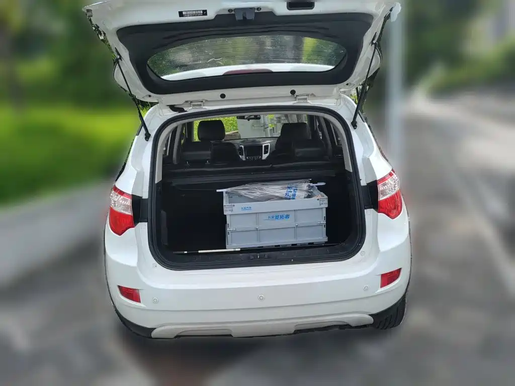 Фото 25 - Changan CS35
