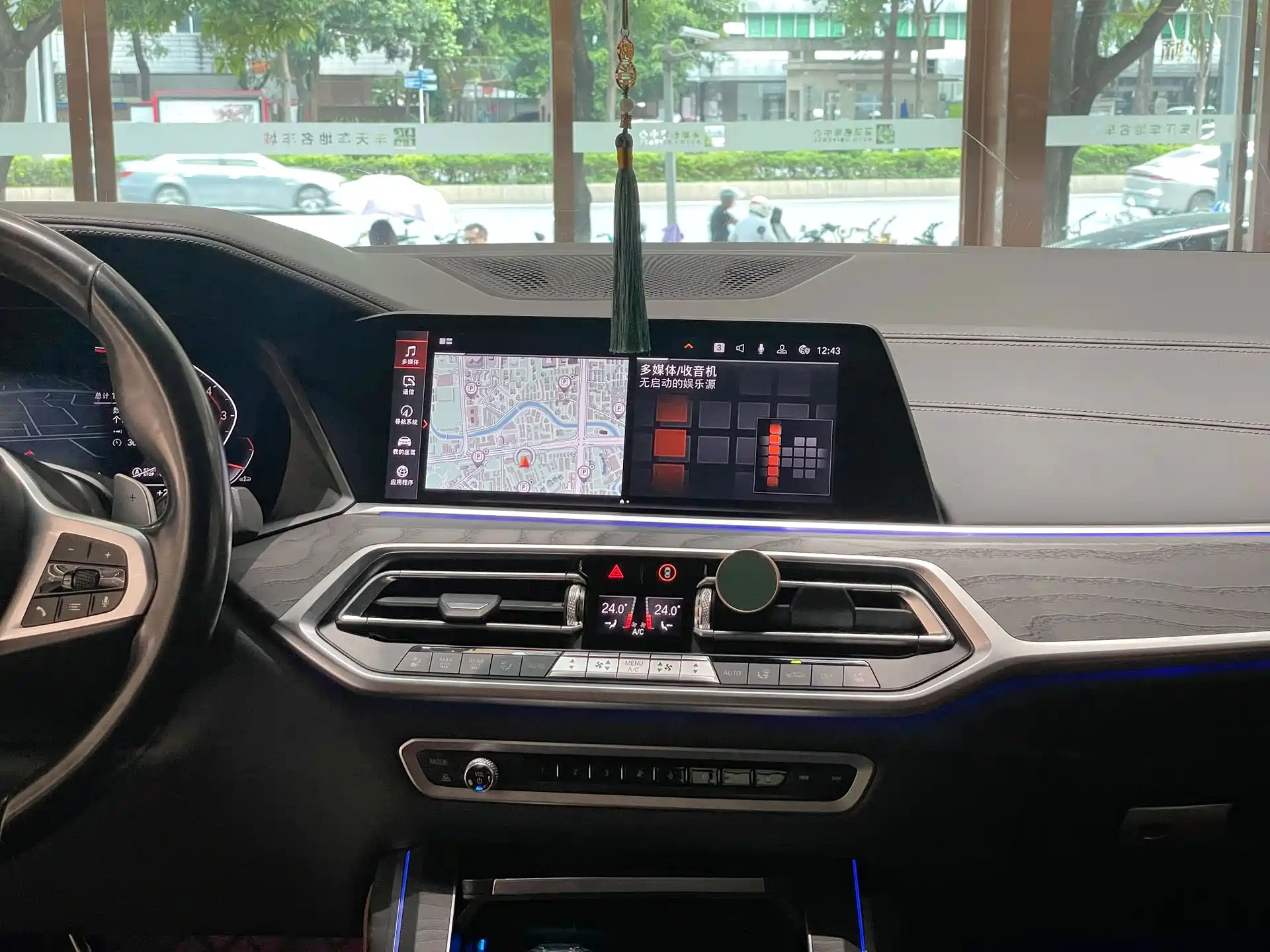 Фото 22 - BMW X7