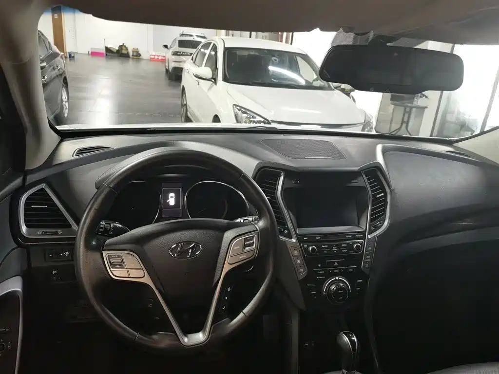 Hyundai Santa Fe 2017 2.0T Automatic 2WD Intelligent 7-Seater фото 7