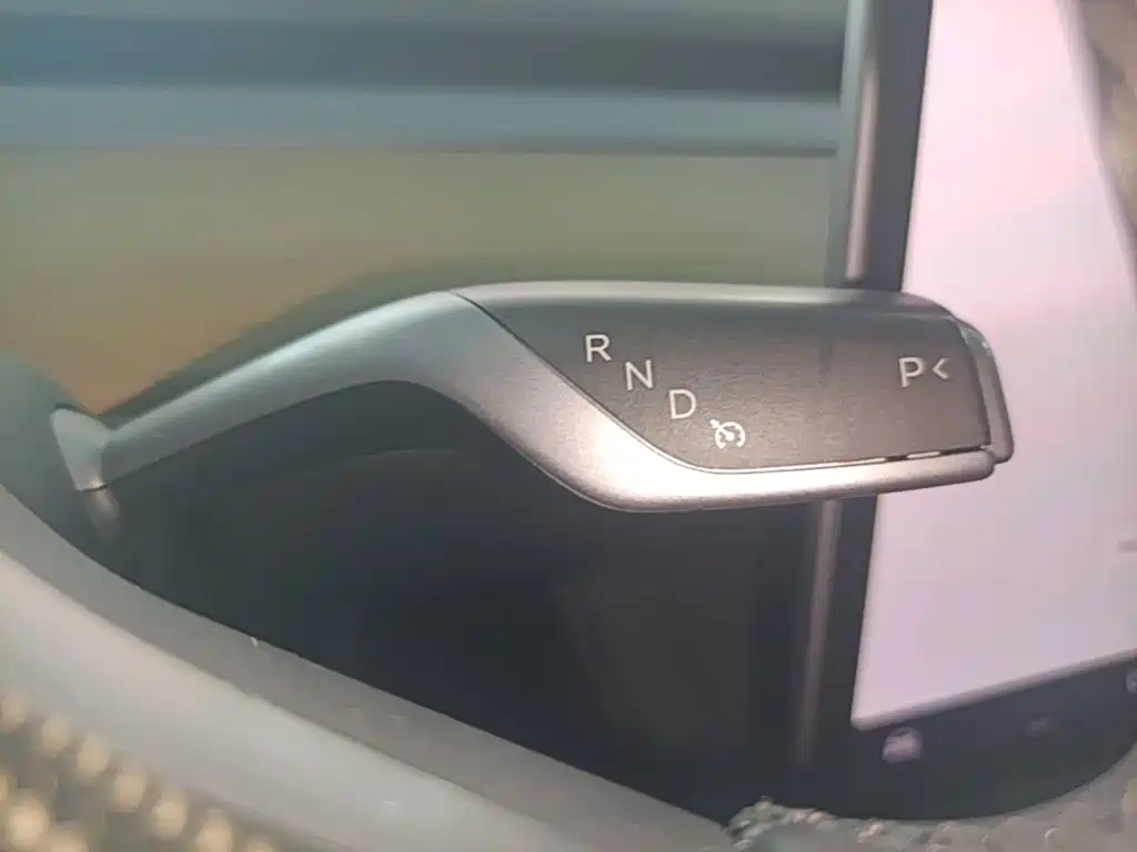Фото 14 - Tesla Model Y