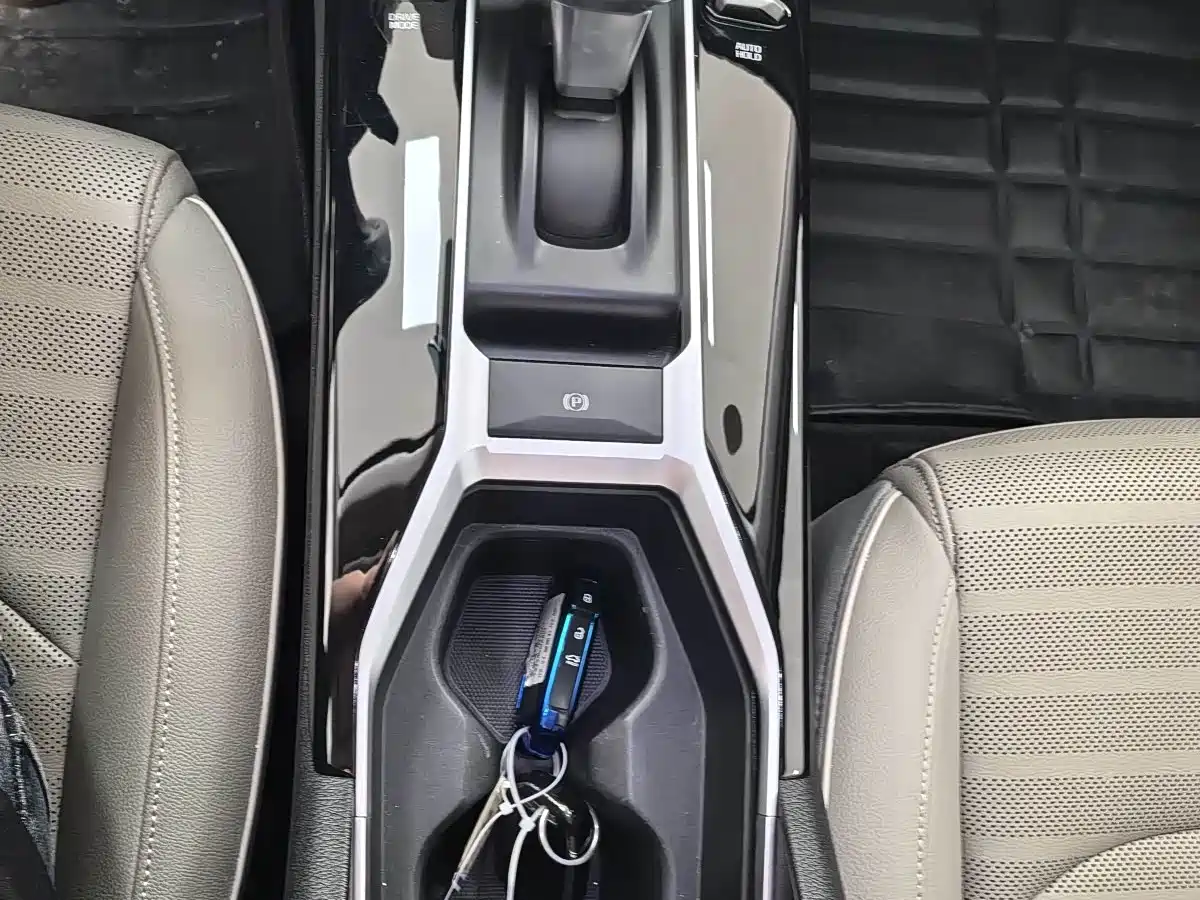 Kia K3 2023 Model 1.5L CVT Luxury Edition фото 13