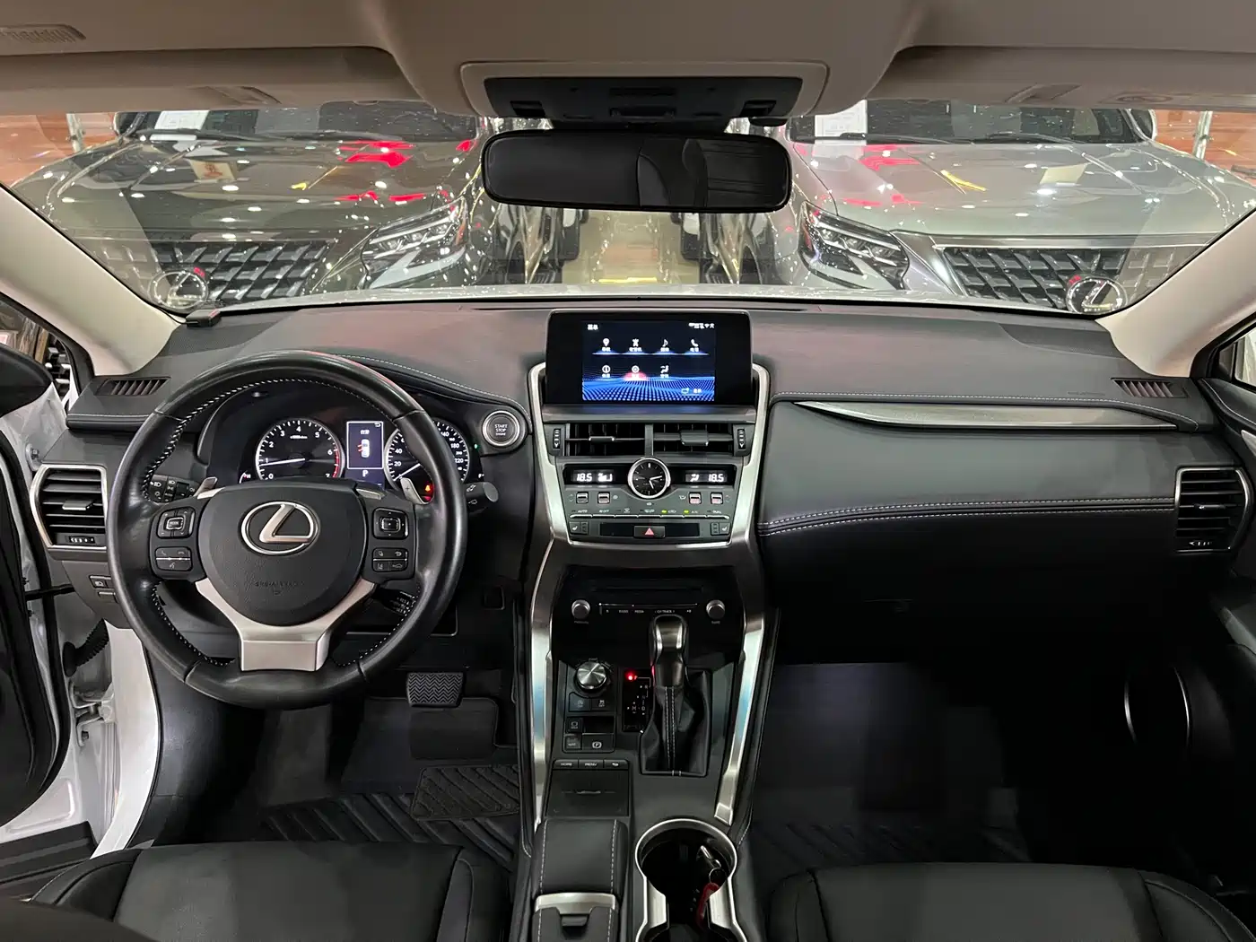 Lexus NX 2017 300 AWD Sharp Style Edition фото 11