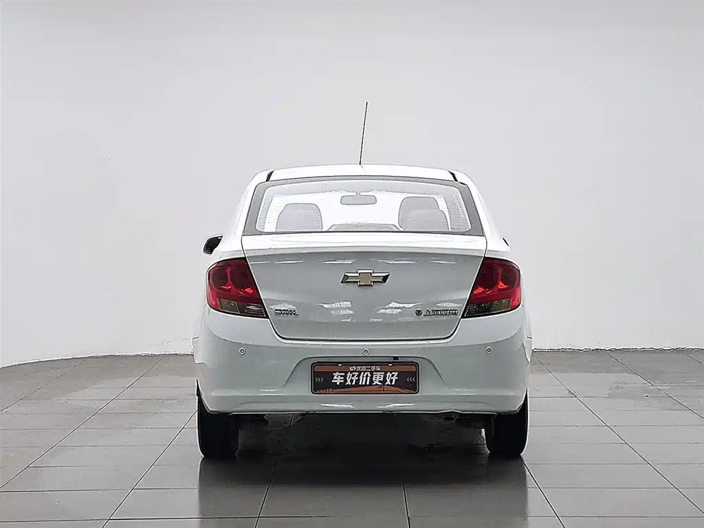 Chevrolet Sail 2013 Sedan 1.4L Manual Premium Happiness Edition фото 4