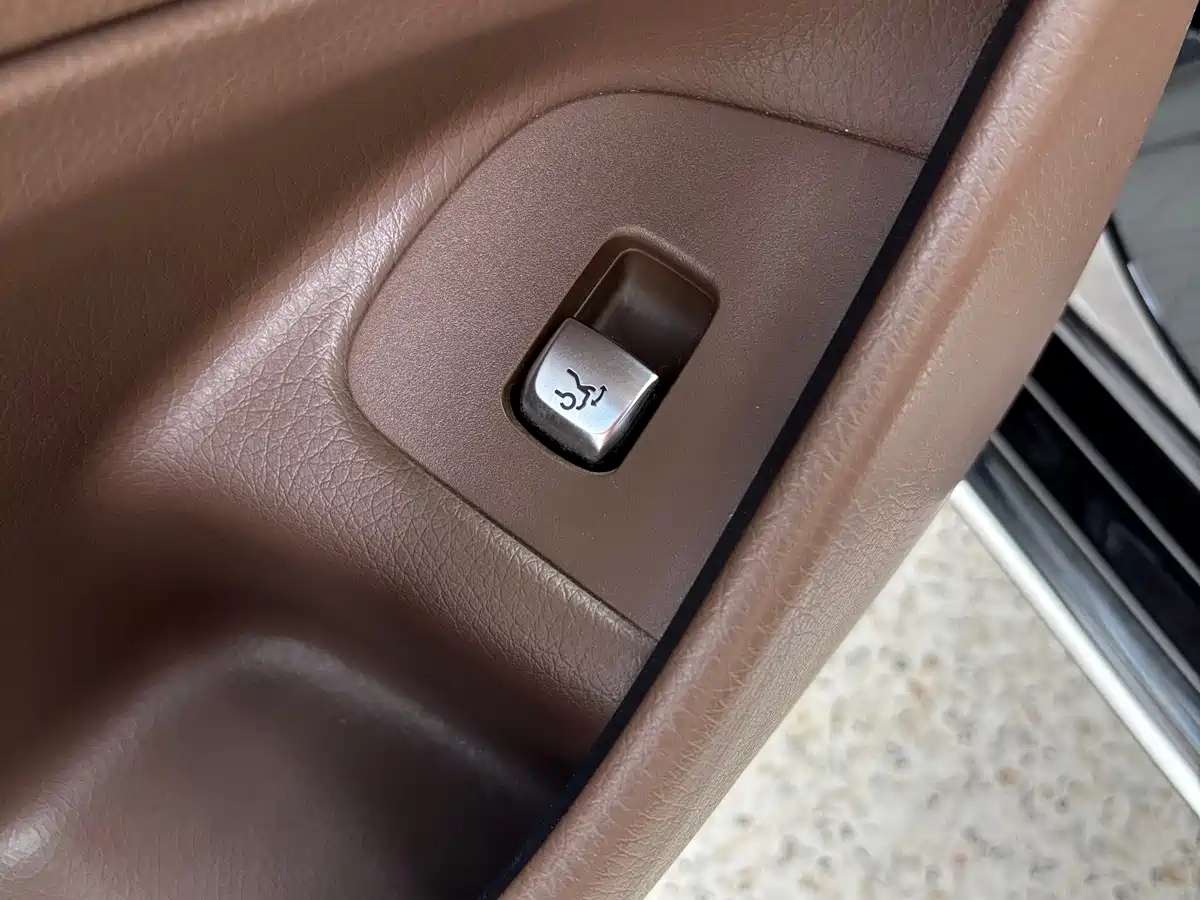 Mercedes-Benz E-Class 2018 E 200 L фото 11
