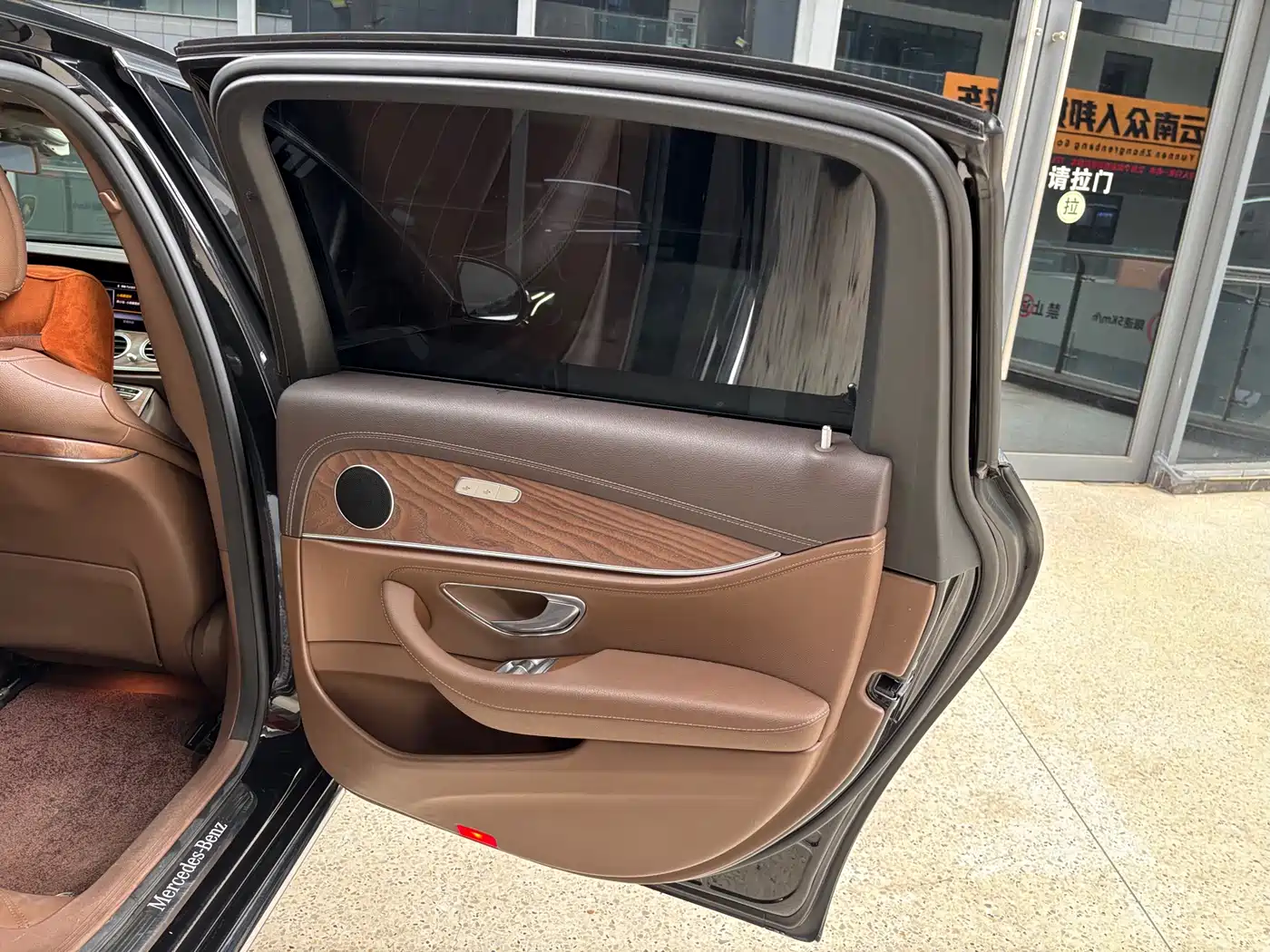 Mercedes-Benz E-Class 2018 E 200 L фото 47