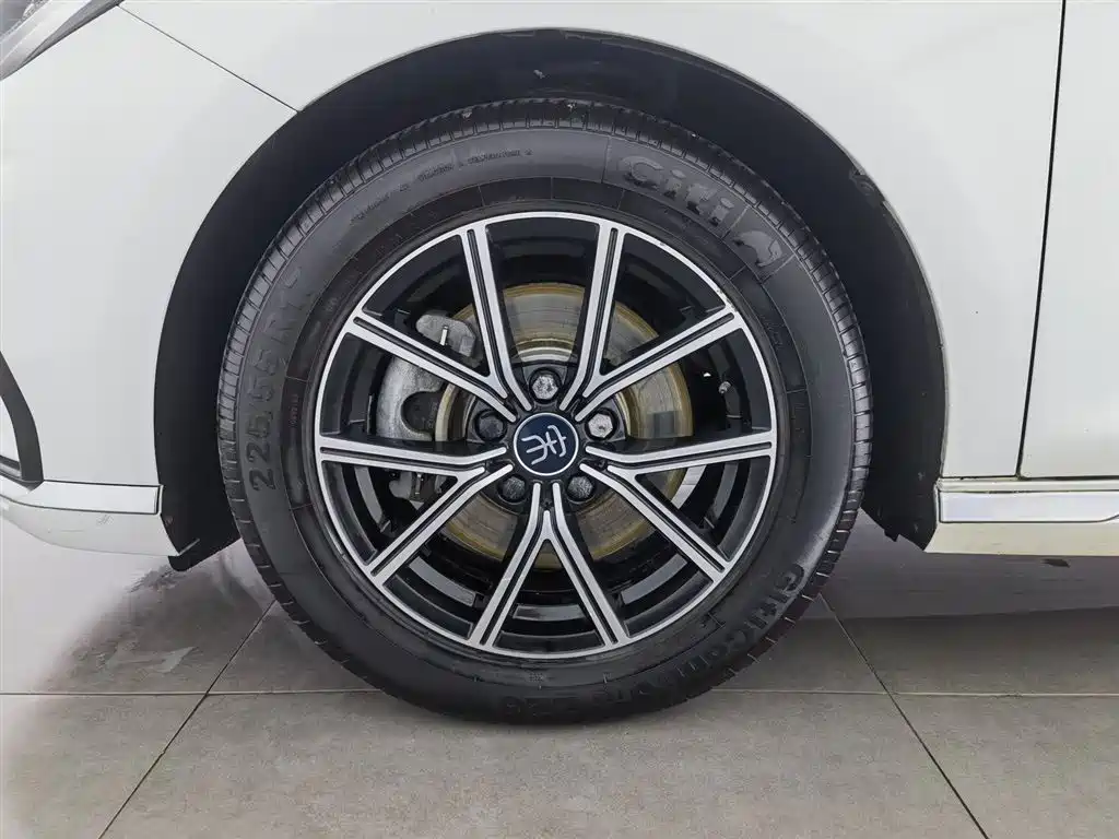 BYD Song MAX New Energy 2022 DM-i 105KM Honor Model фото 17
