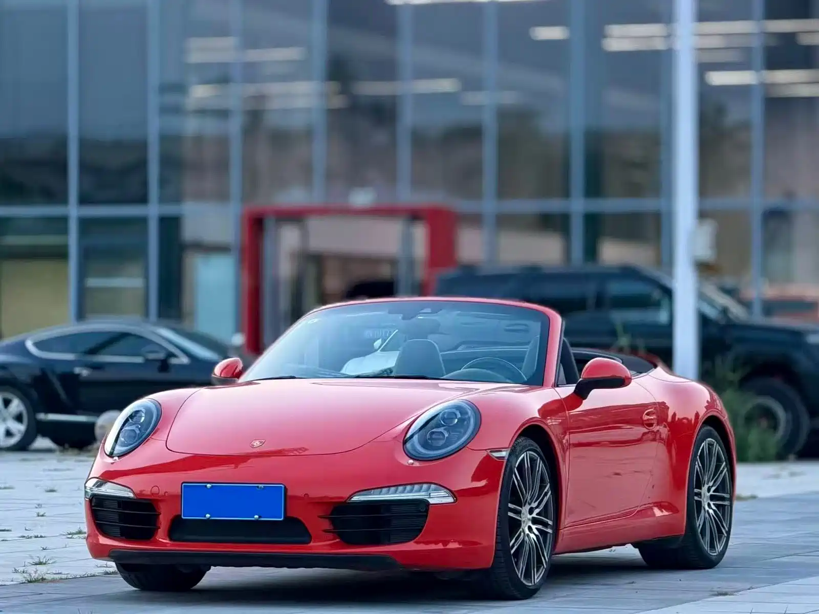 Photo 1 - Porsche 911