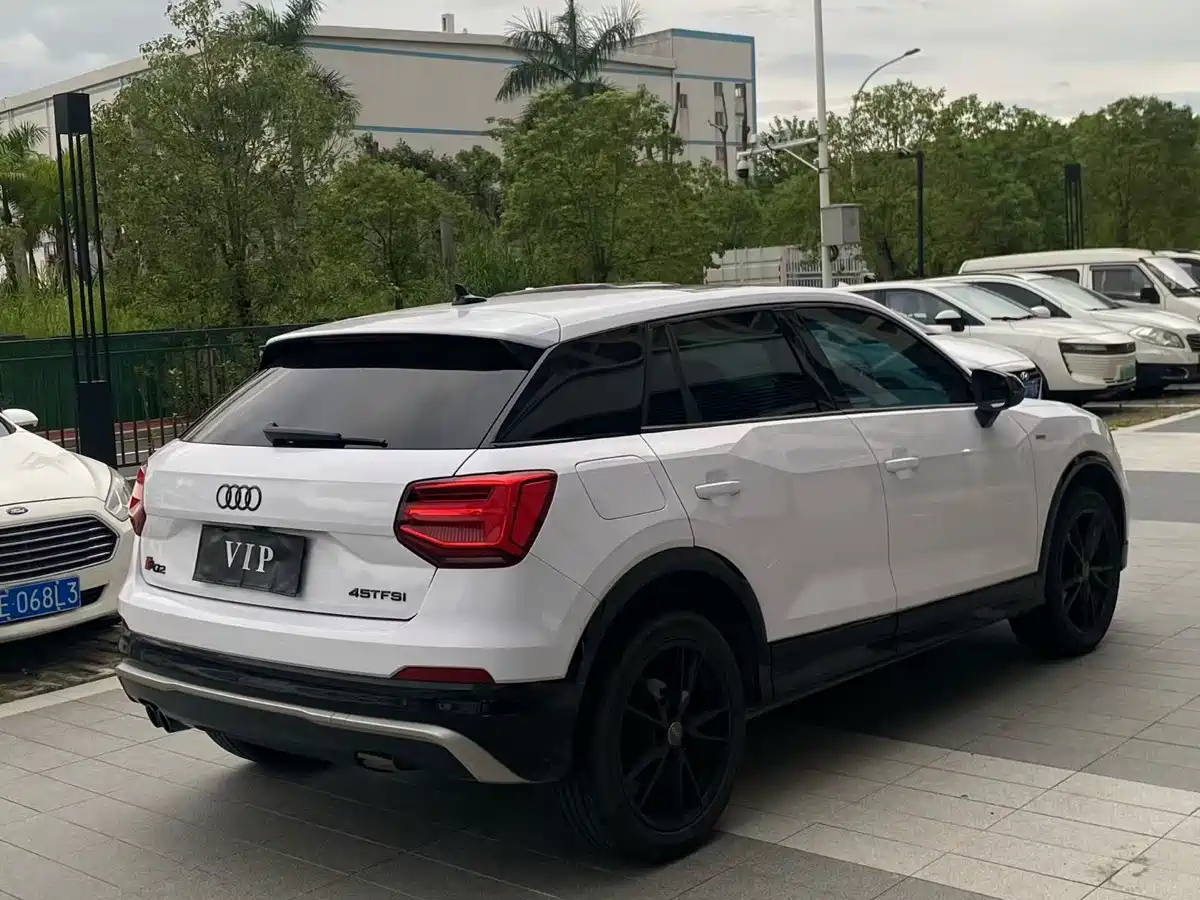 Фото 8 - Audi Q2L