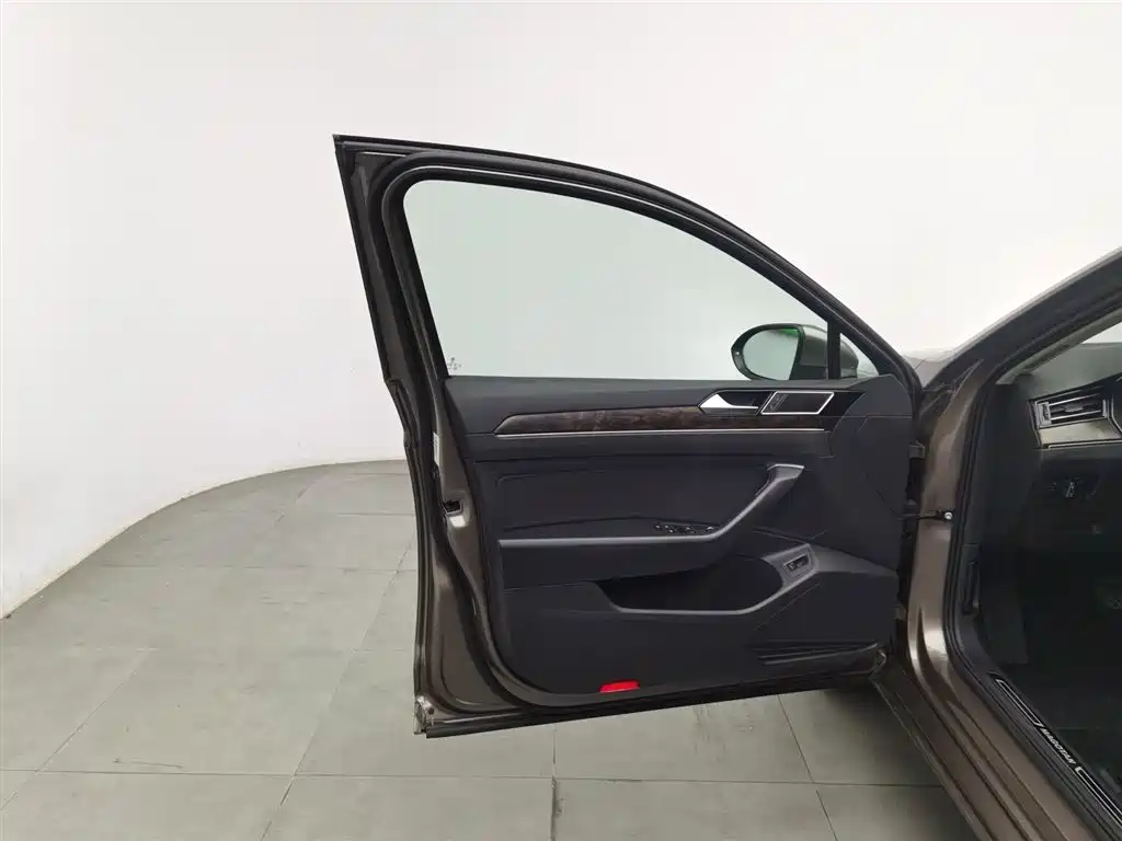 Volkswagen Magotan 2018 330TSI DSG Luxury фото 8
