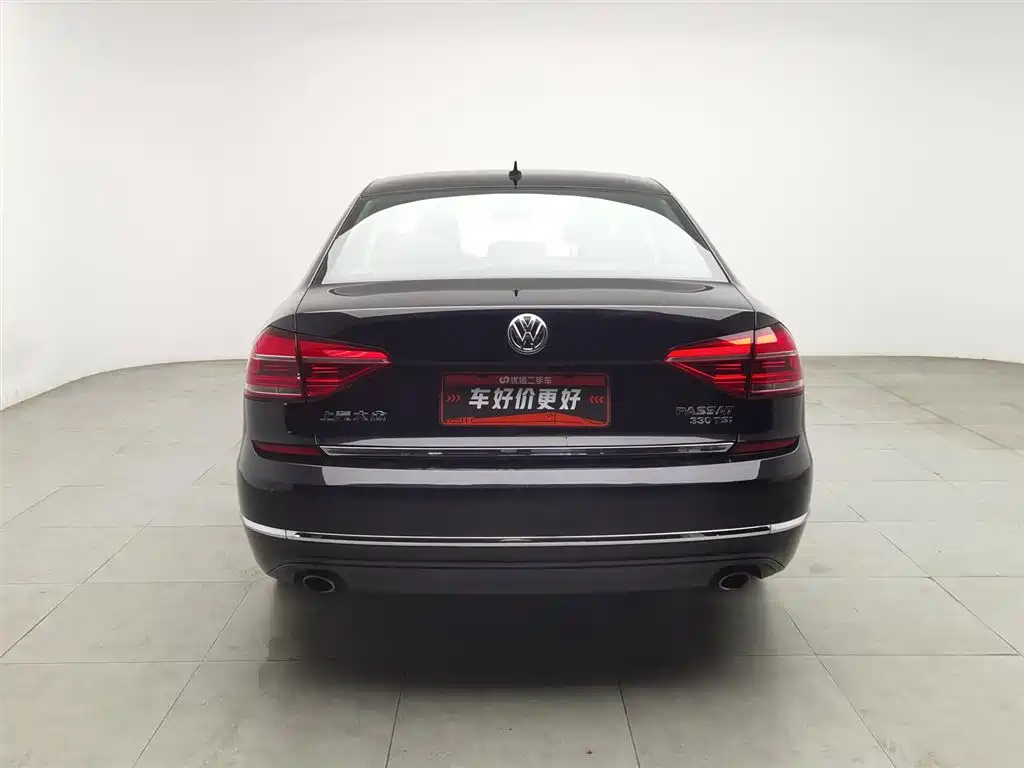 Volkswagen Passat 2016 330TSI DSG Executive Edition фото 4