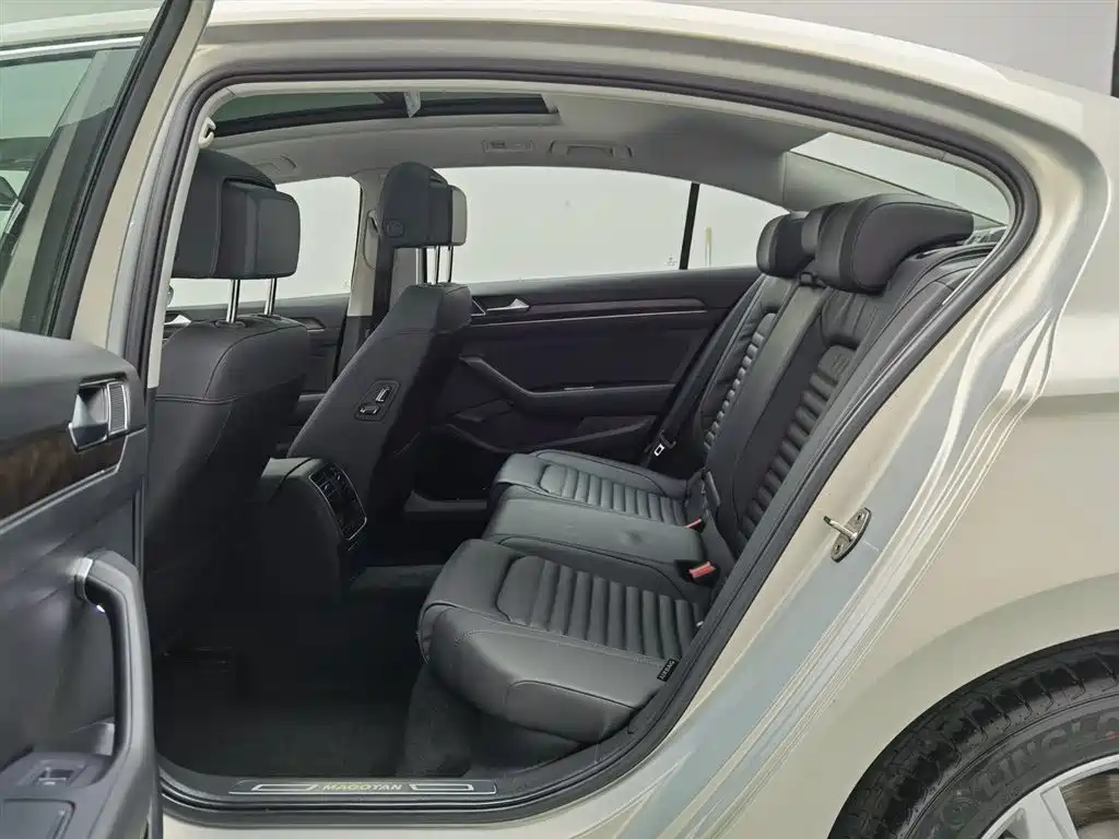 Volkswagen Magotan 2019 330TSI DSG Luxury Class China VI фото 15