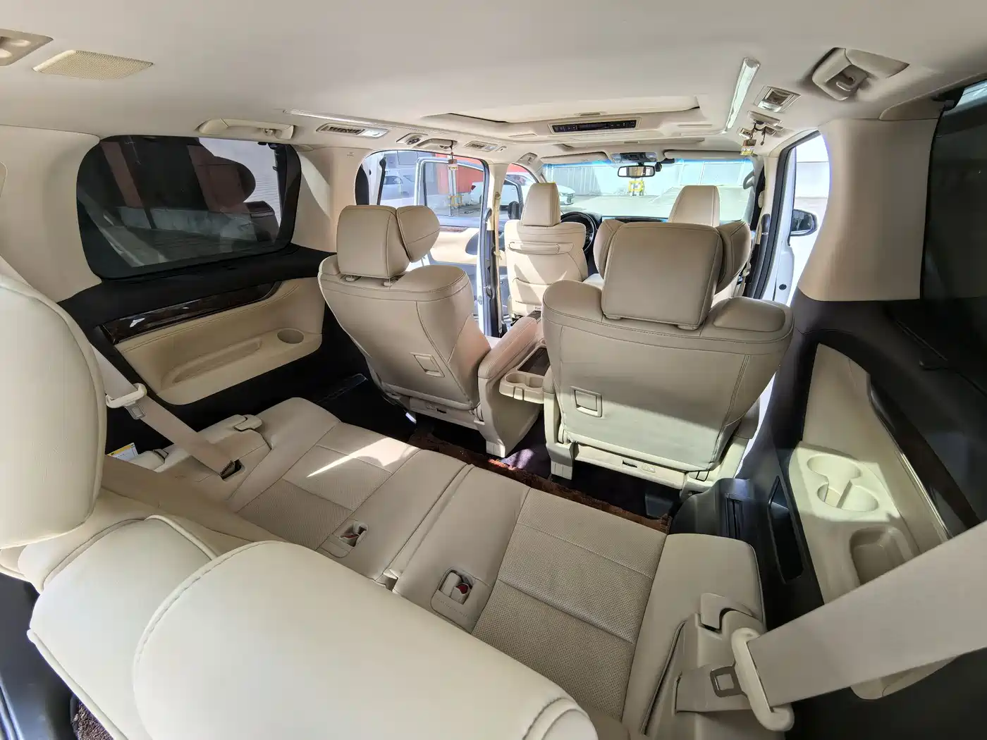 Toyota Alphard 2018 3.5L Luxury фото 14