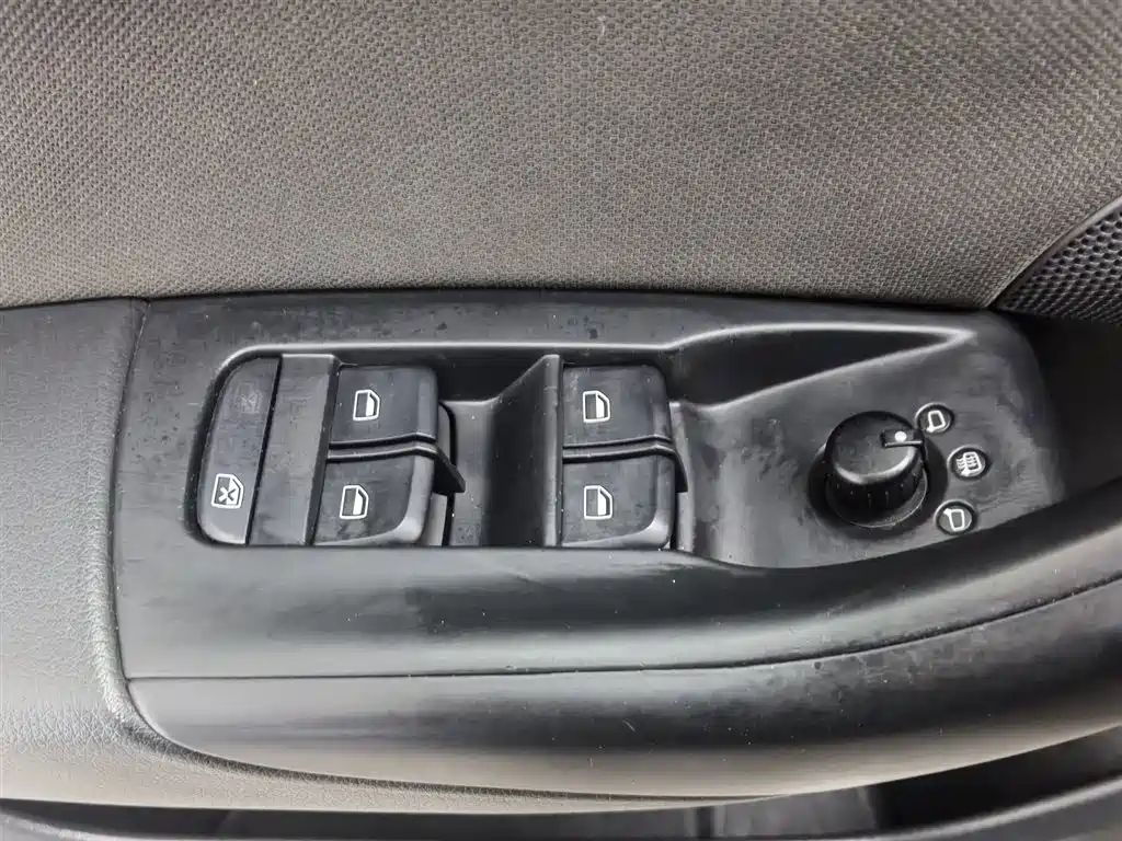 Audi Q3 2015 30 TFSI Progressive фото 9