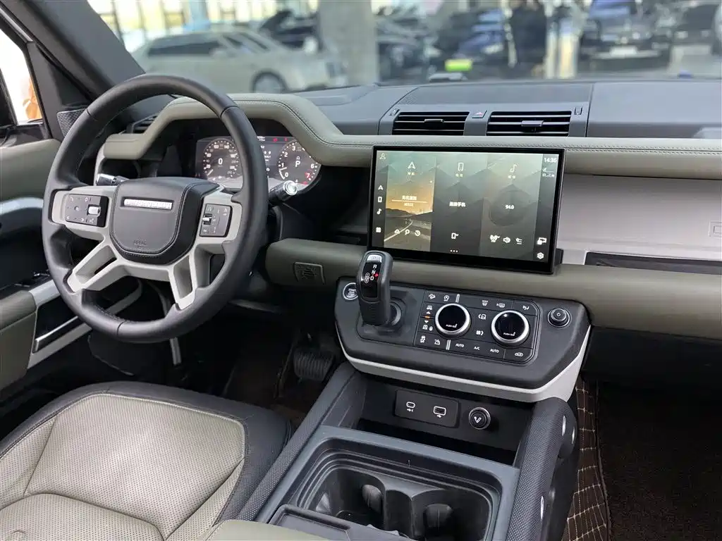 Land Rover Defender 2022 90 2.0T P300 X-DYNAMIC HSE фото 11