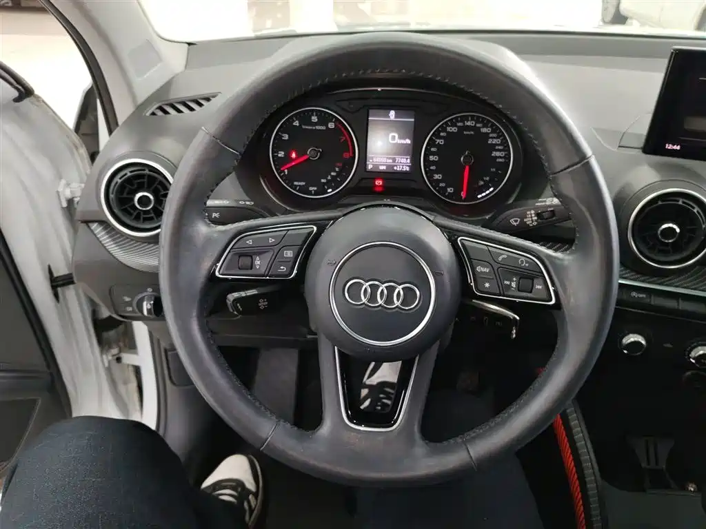 Audi Q2L 2018 35 TFSI Launch Exclusive Edition China V фото 7
