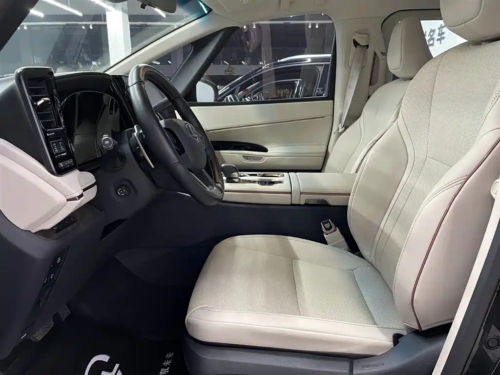 Lexus LM 2023 350h 7-Seater Elegance Edition фото 8