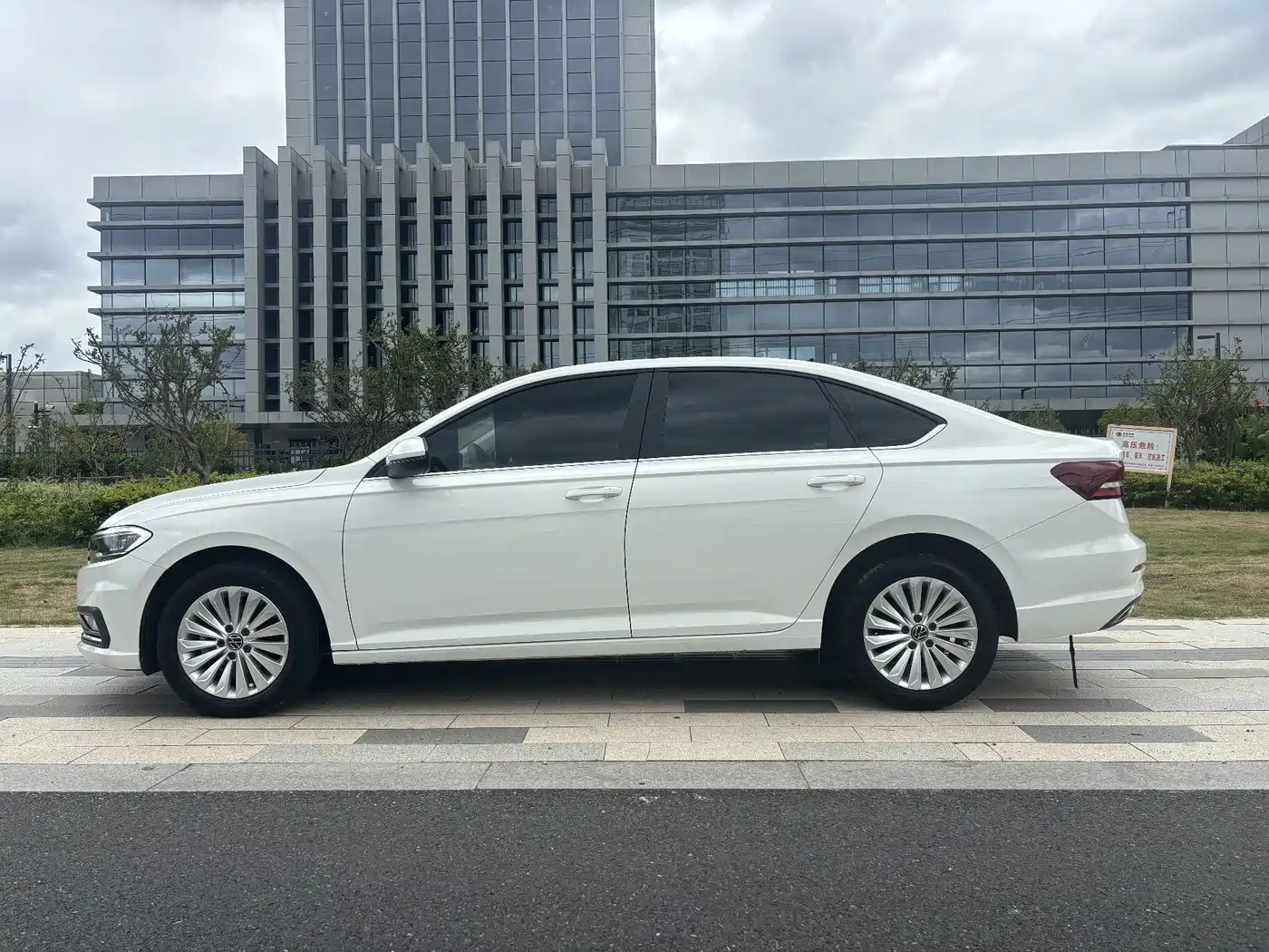 Фото 8 - Volkswagen Lavida