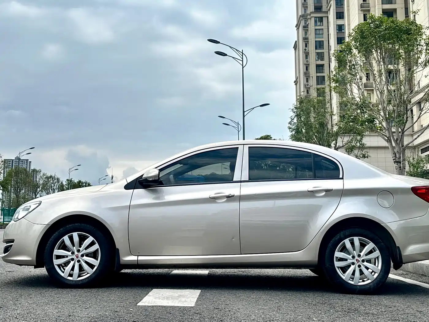 Roewe 350 2016 2015 Model 1.5L Manual Luxury Sunroof Edition