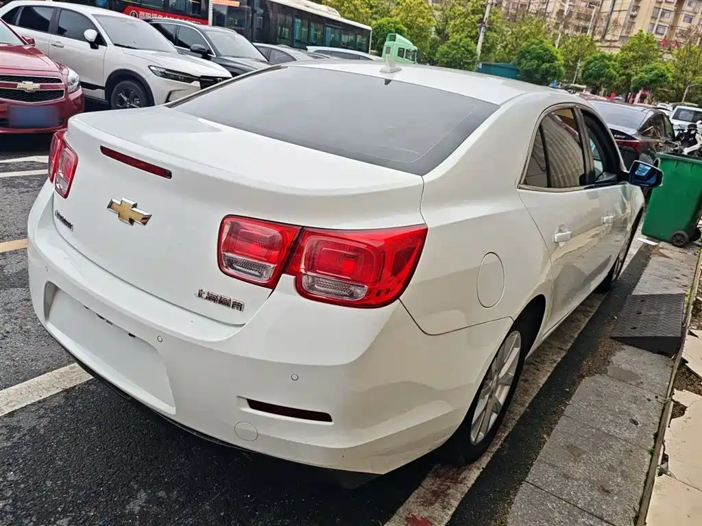 Chevrolet Malibu 2014 2.0L Automatic Luxury фото 7