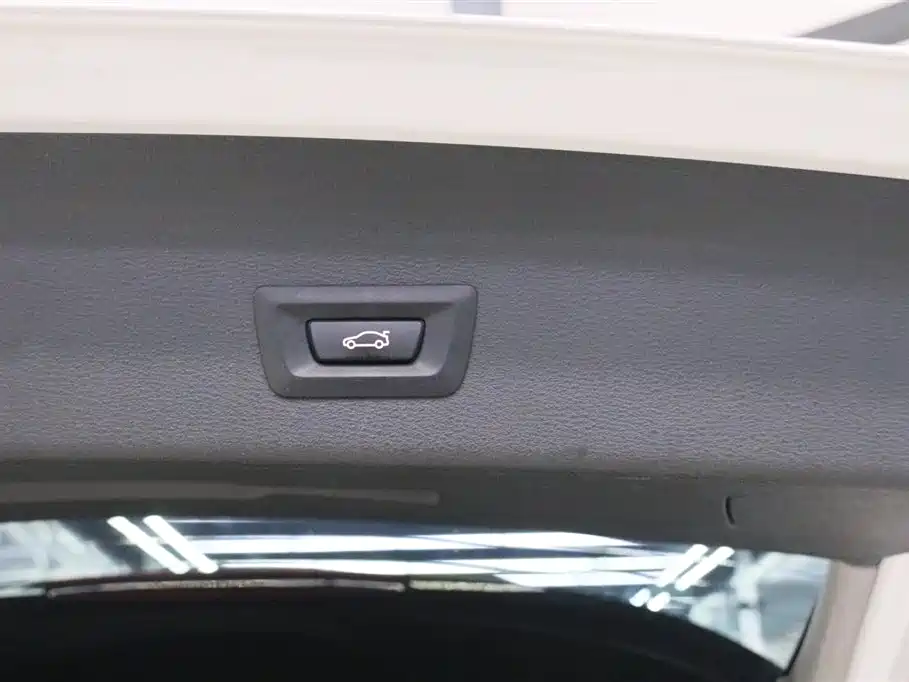 BMW X1 2018 sDrive18Li Premium Model фото 19