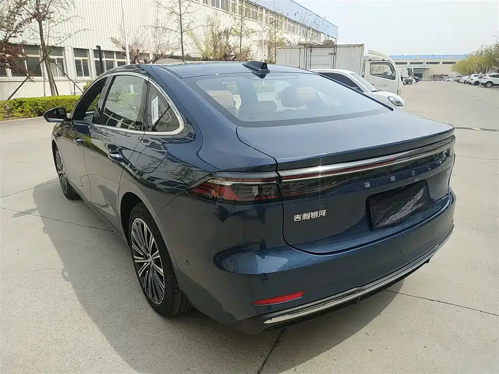 Geely Galaxy Galaxy A7 2025 EM-i фото 5