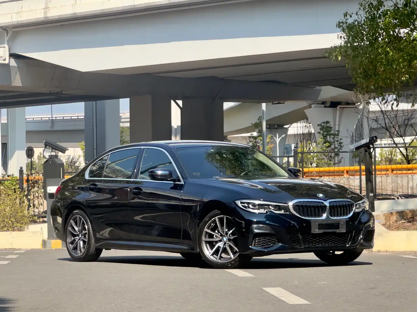 BMW 3 Series 2020 325Li M Sport Package фото 3