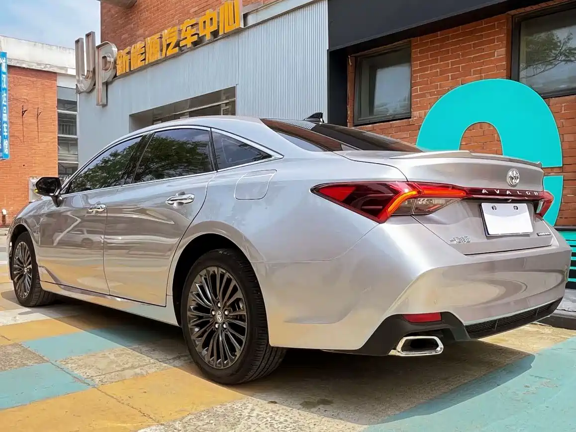 Toyota Avalon 2019 2.5L Touring Premium Edition China VI фото 2