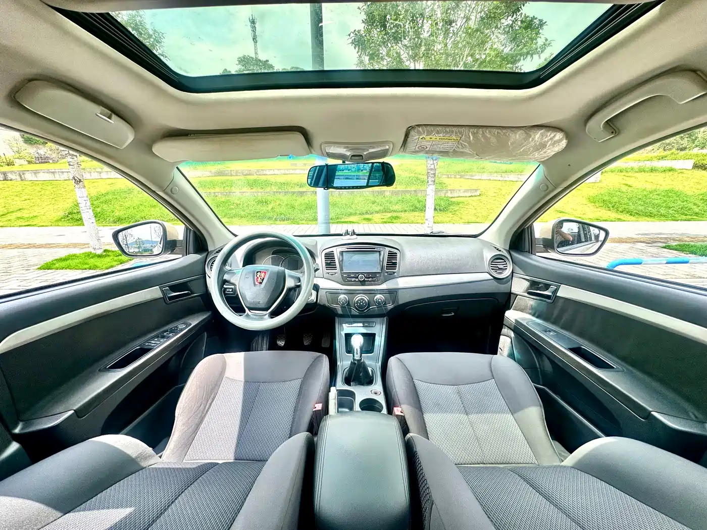 Roewe 350 2016 2015 Model 1.5L Manual Luxury Sunroof Edition