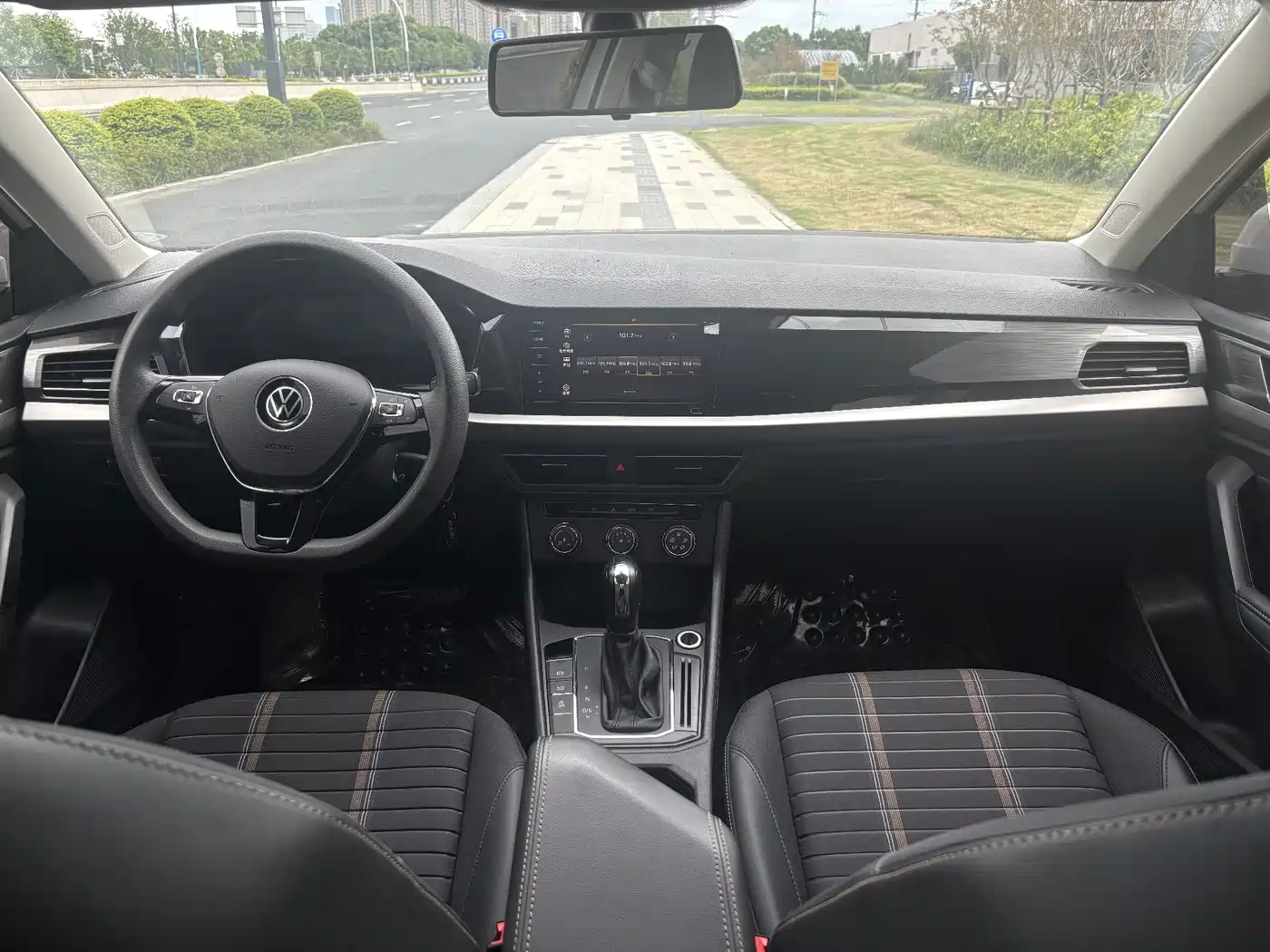 Фото 9 - Volkswagen Lavida