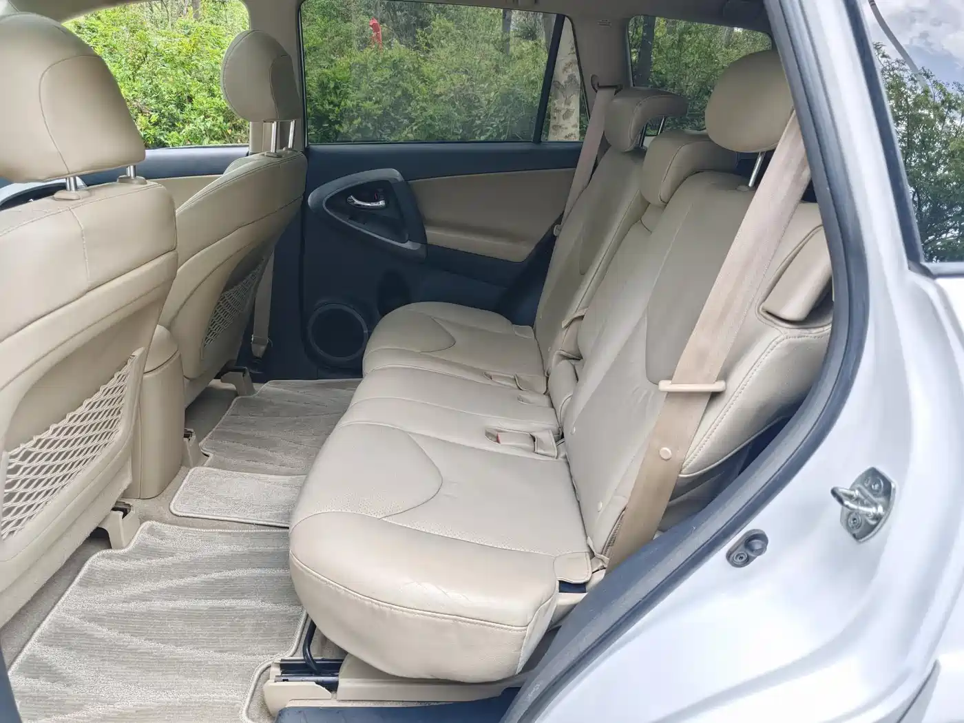 Photo 14 - Toyota RAV4 Rongfang