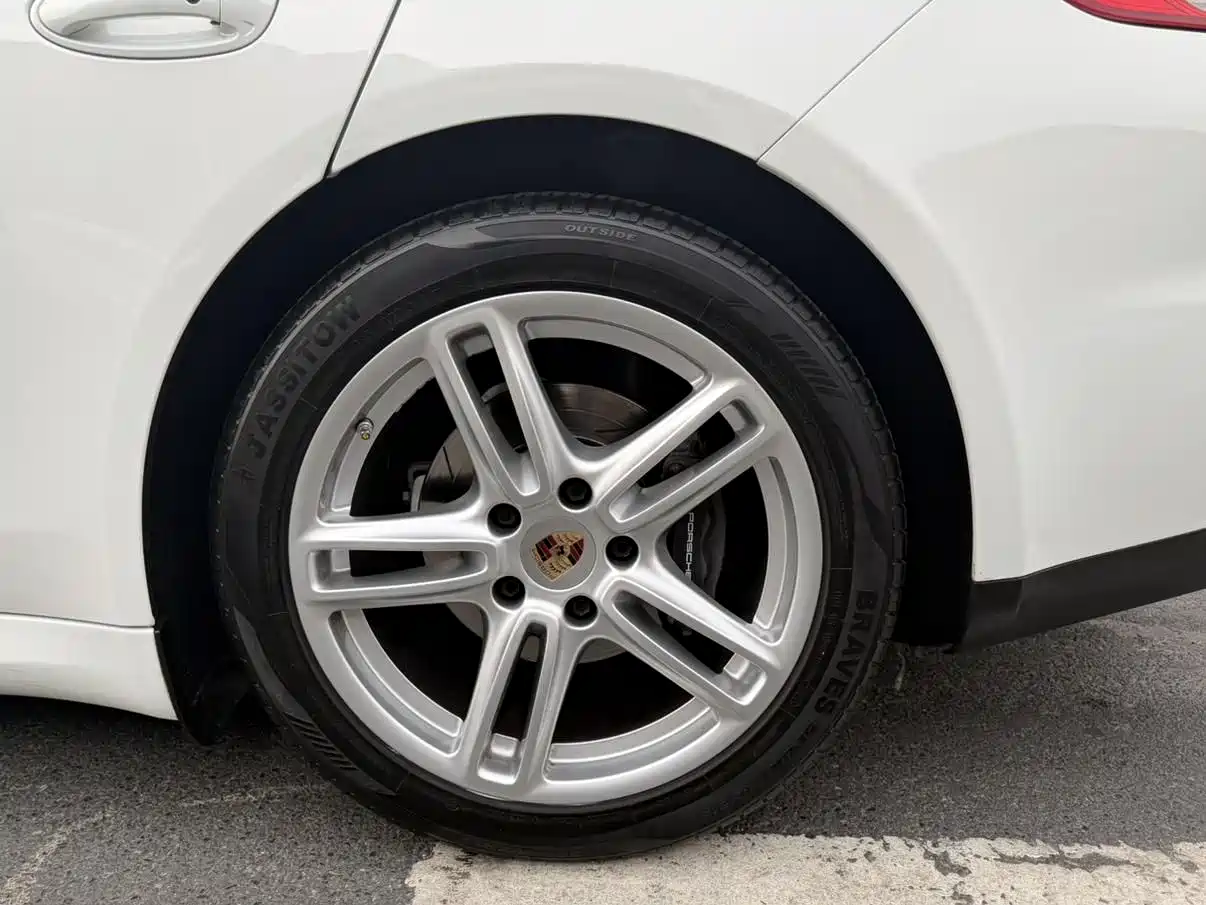 Porsche Panamera 2014 Panamera 4 3.0T фото 6